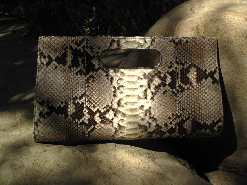 Day To Night - Gaiia  <I>River Rock Polished</I>